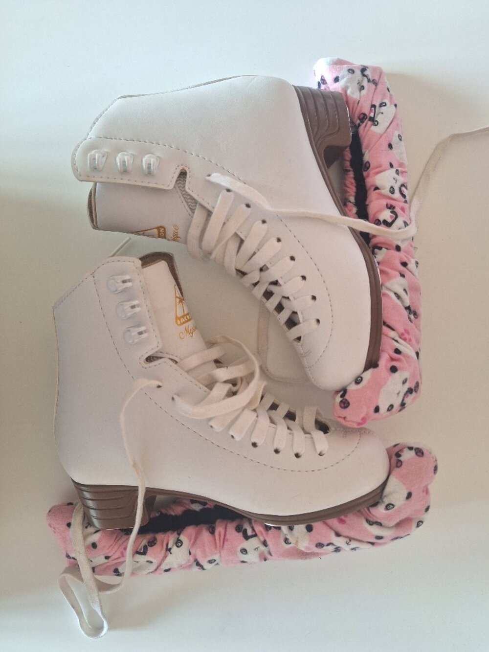 Girls Ice Skates in white